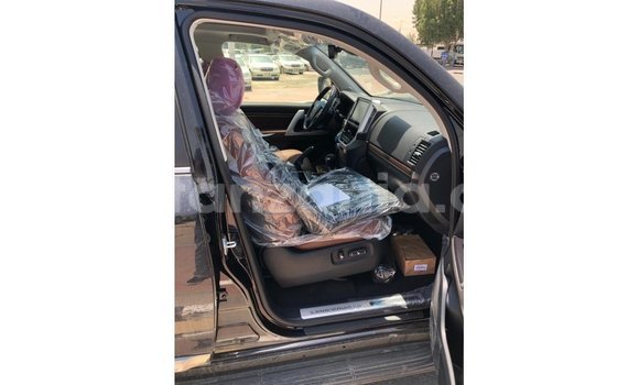 Nunua Imported Toyota Land Cruiser Nyeusi Gari ndani ya Import - Dubai nchini Arusha Nunua Imported Toyota Land Cruiser Nyeusi Gari ndani ya Import - Dubai nchini Arusha