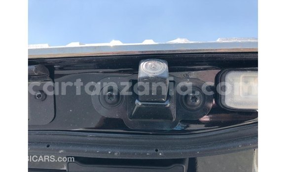 Nunua Imported Toyota Land Cruiser Nyeusi Gari ndani ya Import - Dubai nchini Arusha Nunua Imported Toyota Land Cruiser Nyeusi Gari ndani ya Import - Dubai nchini Arusha