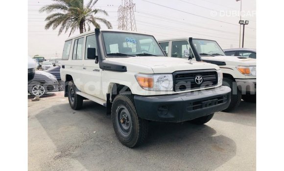 Buy Import Toyota Land Cruiser White Car in Import - Dubai in Arusha Buy Import Toyota Land Cruiser White Car in Import - Dubai in Arusha