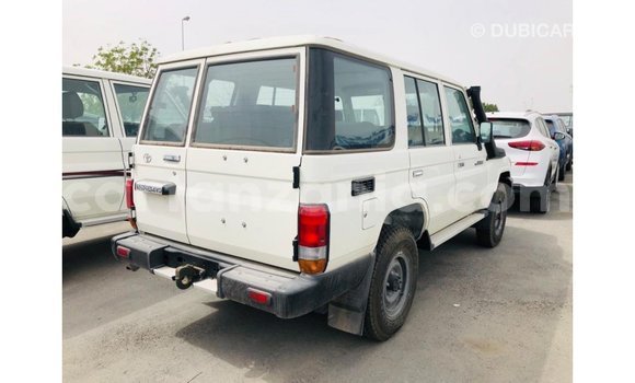 Buy Import Toyota Land Cruiser White Car in Import - Dubai in Arusha Buy Import Toyota Land Cruiser White Car in Import - Dubai in Arusha