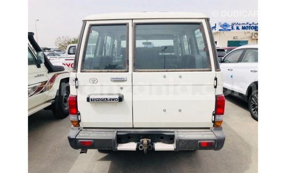 Buy Import Toyota Land Cruiser White Car in Import - Dubai in Arusha Buy Import Toyota Land Cruiser White Car in Import - Dubai in Arusha