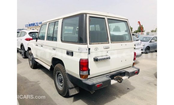 Buy Import Toyota Land Cruiser White Car in Import - Dubai in Arusha Buy Import Toyota Land Cruiser White Car in Import - Dubai in Arusha