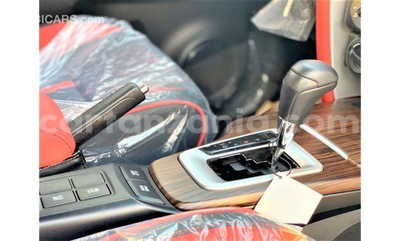 Nunua Imported Toyota Fortuner Nyeupe Gari ndani ya Import - Dubai nchini Arusha Nunua Imported Toyota Fortuner Nyeupe Gari ndani ya Import - Dubai nchini Arusha
