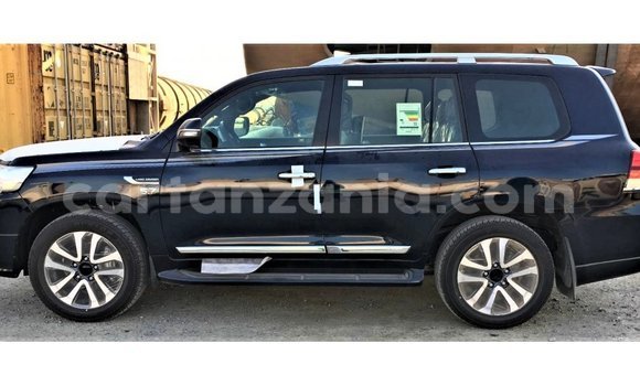 Nunua Imported Toyota Land Cruiser Nyeusi Gari ndani ya Import - Dubai nchini Arusha Nunua Imported Toyota Land Cruiser Nyeusi Gari ndani ya Import - Dubai nchini Arusha