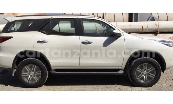 Buy Import Toyota Fortuner White Car in Import - Dubai in Arusha Buy Import Toyota Fortuner White Car in Import - Dubai in Arusha