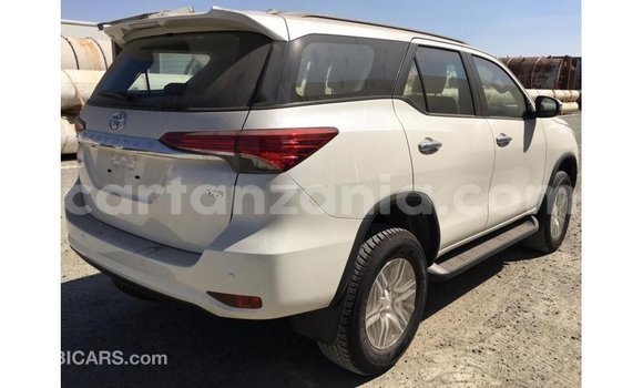 Buy Import Toyota Fortuner White Car in Import - Dubai in Arusha Buy Import Toyota Fortuner White Car in Import - Dubai in Arusha