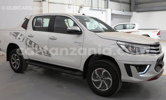 Buy Import Toyota Hilux White Car in Import - Dubai in Arusha Buy Import Toyota Hilux White Car in Import - Dubai in Arusha
