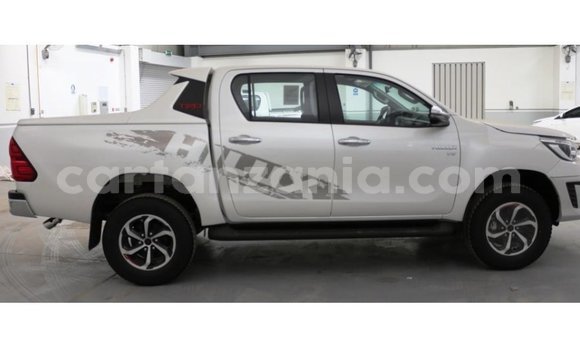 Buy Import Toyota Hilux White Car in Import - Dubai in Arusha Buy Import Toyota Hilux White Car in Import - Dubai in Arusha