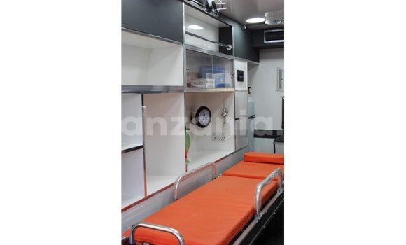 Nunua Imported Toyota Hiace Nyeupe Gari ndani ya Import - Dubai nchini Arusha Nunua Imported Toyota Hiace Nyeupe Gari ndani ya Import - Dubai nchini Arusha