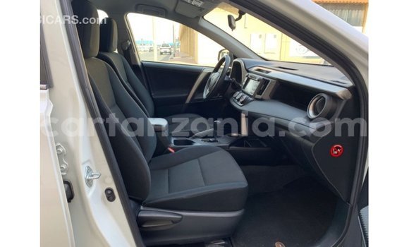 Buy Import Toyota 4Runner White Car in Import - Dubai in Arusha Buy Import Toyota 4Runner White Car in Import - Dubai in Arusha
