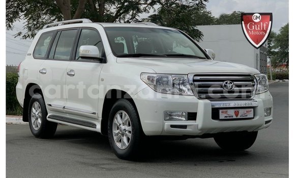 Buy Import Toyota Land Cruiser White Car in Import - Dubai in Arusha Buy Import Toyota Land Cruiser White Car in Import - Dubai in Arusha