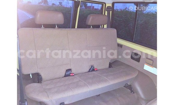 Buy Import Toyota Land Cruiser Beige Car in Import - Dubai in Arusha Buy Import Toyota Land Cruiser Beige Car in Import - Dubai in Arusha