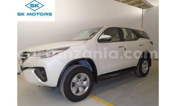 Buy Import Toyota Fortuner White Car in Import - Dubai in Arusha