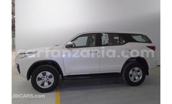 Buy Import Toyota Fortuner White Car in Import - Dubai in Arusha Buy Import Toyota Fortuner White Car in Import - Dubai in Arusha
