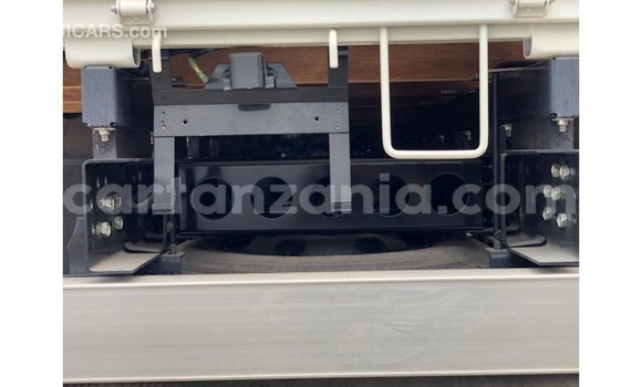 Buy Import Isuzu Rodeo White Car in Import - Dubai in Arusha Buy Import Isuzu Rodeo White Car in Import - Dubai in Arusha