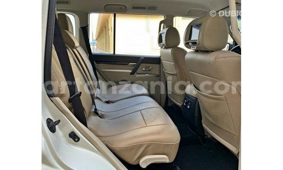 Buy Import Mitsubishi Pajero White Car in Import - Dubai in Arusha Buy Import Mitsubishi Pajero White Car in Import - Dubai in Arusha