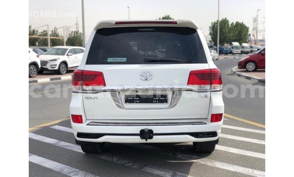 Buy Import Toyota Land Cruiser White Car in Import - Dubai in Arusha Buy Import Toyota Land Cruiser White Car in Import - Dubai in Arusha