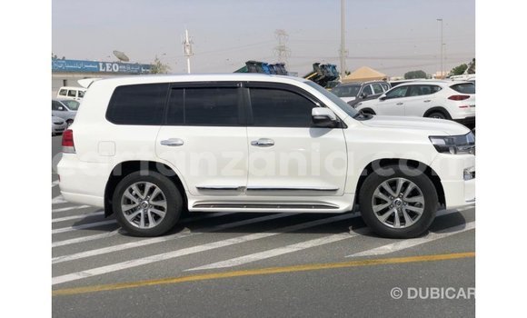 Buy Import Toyota Land Cruiser White Car in Import - Dubai in Arusha Buy Import Toyota Land Cruiser White Car in Import - Dubai in Arusha