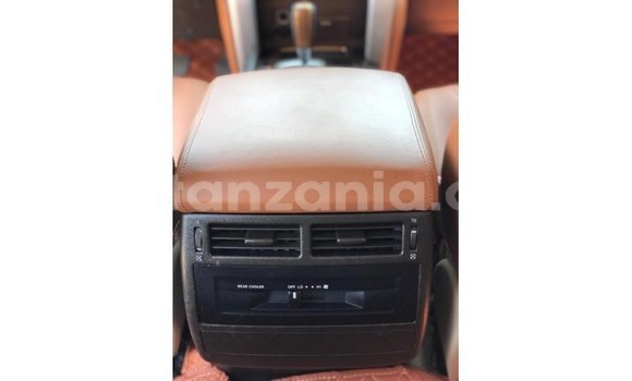 Buy Import Toyota Land Cruiser White Car in Import - Dubai in Arusha Buy Import Toyota Land Cruiser White Car in Import - Dubai in Arusha