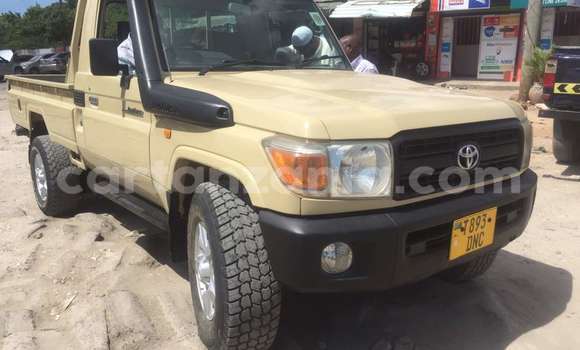 Nunua Ilio tumika Toyota Land Cruiser Nyeupe Gari ndani ya Dar es Salaam nchini Dar es Salaam Nunua Ilio tumika Toyota Land Cruiser Nyeupe Gari ndani ya Dar es Salaam nchini Dar es Salaam
