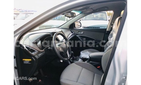 Buy Import Hyundai Santa Fe Other Car in Import - Dubai in Arusha Buy Import Hyundai Santa Fe Other Car in Import - Dubai in Arusha