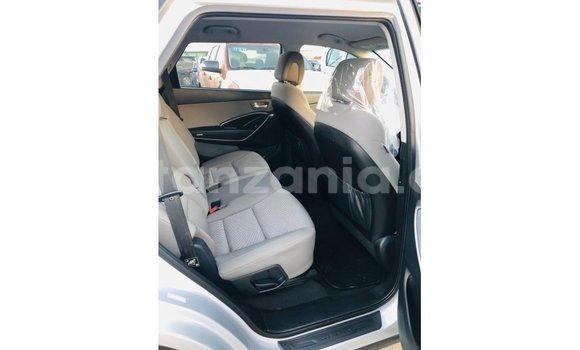 Buy Import Hyundai Santa Fe Other Car in Import - Dubai in Arusha Buy Import Hyundai Santa Fe Other Car in Import - Dubai in Arusha