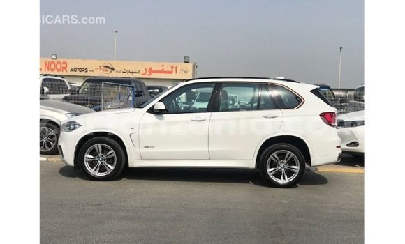 Nunua Imported BMW X5 Nyeupe Gari ndani ya Import - Dubai nchini Arusha Nunua Imported BMW X5 Nyeupe Gari ndani ya Import - Dubai nchini Arusha