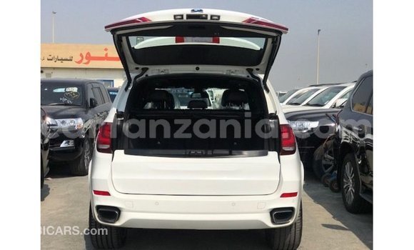 Nunua Imported BMW X5 Nyeupe Gari ndani ya Import - Dubai nchini Arusha Nunua Imported BMW X5 Nyeupe Gari ndani ya Import - Dubai nchini Arusha
