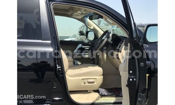 Buy Import Toyota Land Cruiser Black Car in Import - Dubai in Arusha Buy Import Toyota Land Cruiser Black Car in Import - Dubai in Arusha