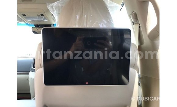 Buy Import Toyota Land Cruiser Black Car in Import - Dubai in Arusha Buy Import Toyota Land Cruiser Black Car in Import - Dubai in Arusha