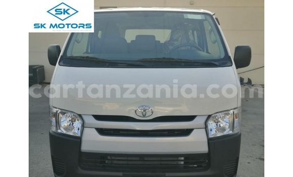 Nunua Imported Toyota Hiace Nyeupe Gari ndani ya Import - Dubai nchini Arusha