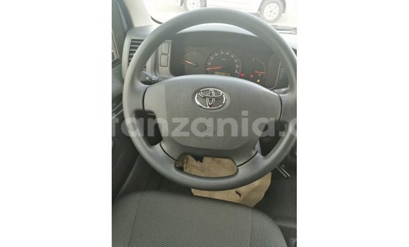 Buy Import Toyota Hiace White Car in Import - Dubai in Arusha Buy Import Toyota Hiace White Car in Import - Dubai in Arusha