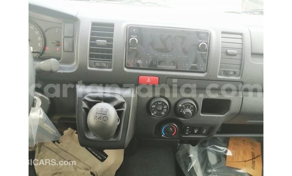 Buy Import Toyota Hiace White Car in Import - Dubai in Arusha Buy Import Toyota Hiace White Car in Import - Dubai in Arusha
