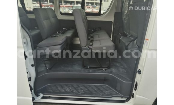 Buy Import Toyota Hiace White Car in Import - Dubai in Arusha Buy Import Toyota Hiace White Car in Import - Dubai in Arusha