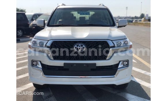 Buy Import Toyota Land Cruiser White Car in Import - Dubai in Arusha Buy Import Toyota Land Cruiser White Car in Import - Dubai in Arusha