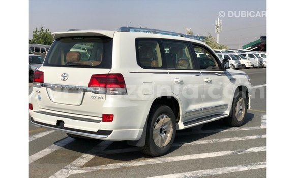 Buy Import Toyota Land Cruiser White Car in Import - Dubai in Arusha Buy Import Toyota Land Cruiser White Car in Import - Dubai in Arusha