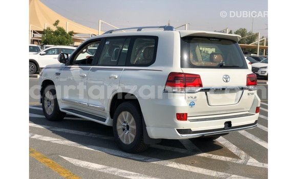 Buy Import Toyota Land Cruiser White Car in Import - Dubai in Arusha Buy Import Toyota Land Cruiser White Car in Import - Dubai in Arusha