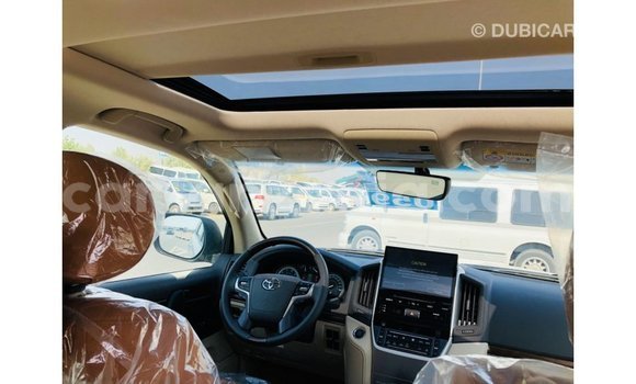 Buy Import Toyota Land Cruiser White Car in Import - Dubai in Arusha Buy Import Toyota Land Cruiser White Car in Import - Dubai in Arusha