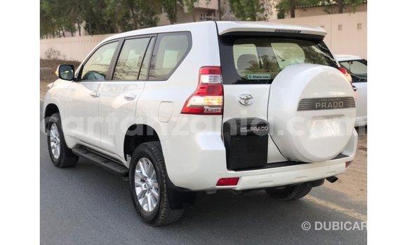 Nunua Imported Toyota Prado Nyeupe Gari ndani ya Import - Dubai nchini Arusha Nunua Imported Toyota Prado Nyeupe Gari ndani ya Import - Dubai nchini Arusha