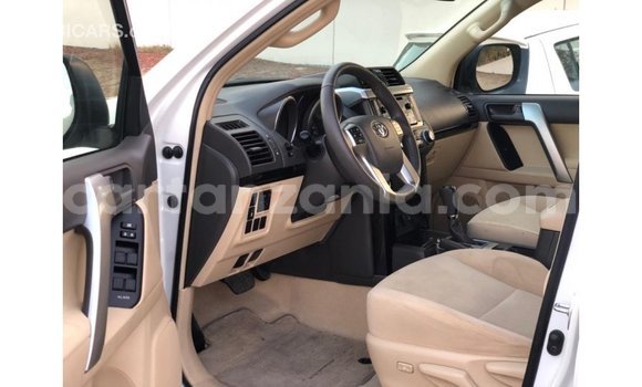 Nunua Imported Toyota Prado Nyeupe Gari ndani ya Import - Dubai nchini Arusha Nunua Imported Toyota Prado Nyeupe Gari ndani ya Import - Dubai nchini Arusha