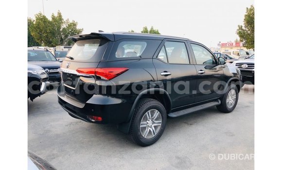 Nunua Imported Toyota Fortuner Nyeusi Gari ndani ya Import - Dubai nchini Arusha Nunua Imported Toyota Fortuner Nyeusi Gari ndani ya Import - Dubai nchini Arusha