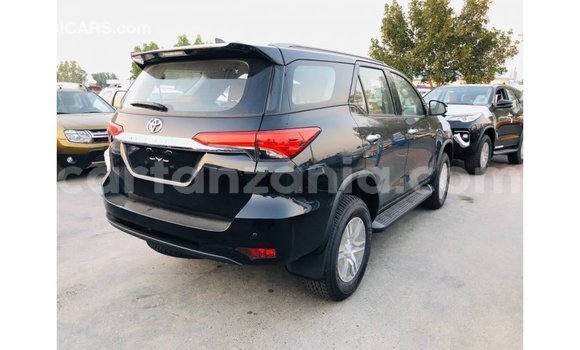 Nunua Imported Toyota Fortuner Nyeusi Gari ndani ya Import - Dubai nchini Arusha Nunua Imported Toyota Fortuner Nyeusi Gari ndani ya Import - Dubai nchini Arusha