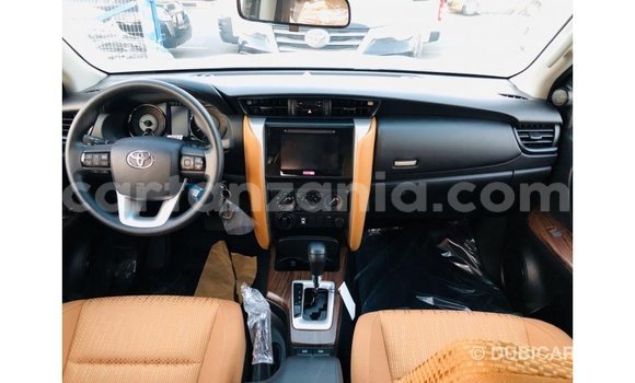 Nunua Imported Toyota Fortuner Nyeusi Gari ndani ya Import - Dubai nchini Arusha Nunua Imported Toyota Fortuner Nyeusi Gari ndani ya Import - Dubai nchini Arusha