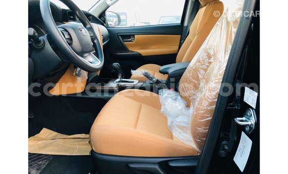 Nunua Imported Toyota Fortuner Nyeusi Gari ndani ya Import - Dubai nchini Arusha Nunua Imported Toyota Fortuner Nyeusi Gari ndani ya Import - Dubai nchini Arusha