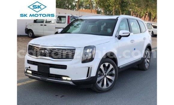 Buy Import Kia Carens White Car in Import - Dubai in Arusha