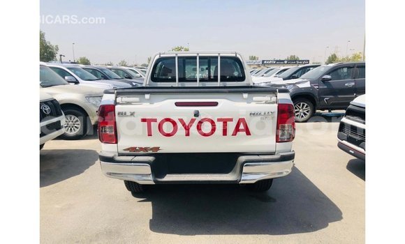 Buy Import Toyota Hilux White Car in Import - Dubai in Arusha Buy Import Toyota Hilux White Car in Import - Dubai in Arusha