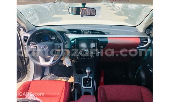 Buy Import Toyota Hilux White Car in Import - Dubai in Arusha Buy Import Toyota Hilux White Car in Import - Dubai in Arusha