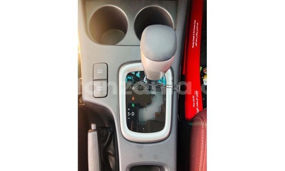 Buy Import Toyota Hilux White Car in Import - Dubai in Arusha Buy Import Toyota Hilux White Car in Import - Dubai in Arusha