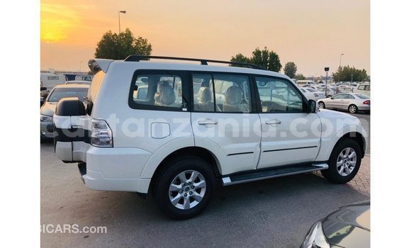 Buy Import Mitsubishi Pajero White Car in Import - Dubai in Arusha Buy Import Mitsubishi Pajero White Car in Import - Dubai in Arusha