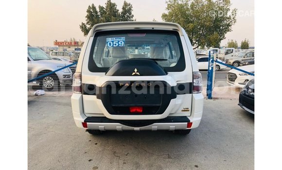 Buy Import Mitsubishi Pajero White Car in Import - Dubai in Arusha Buy Import Mitsubishi Pajero White Car in Import - Dubai in Arusha